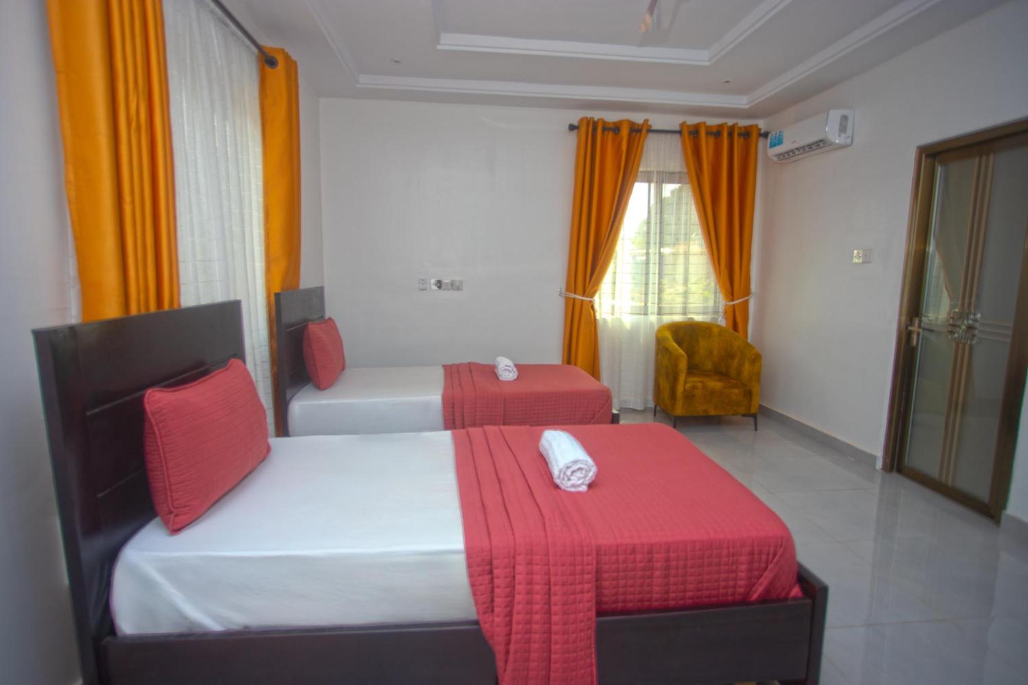 Labev Hotel Кумасі Екстер'єр фото