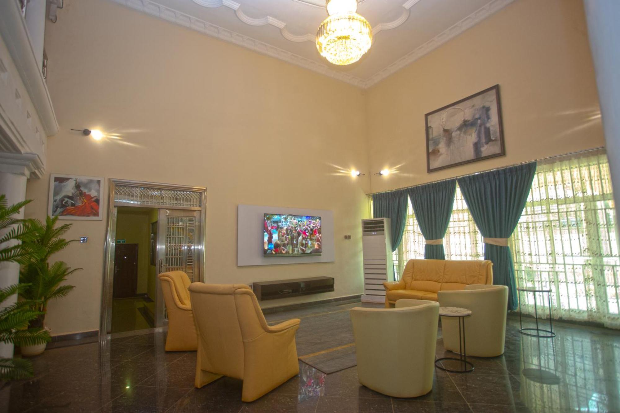 Labev Hotel Кумасі Екстер'єр фото