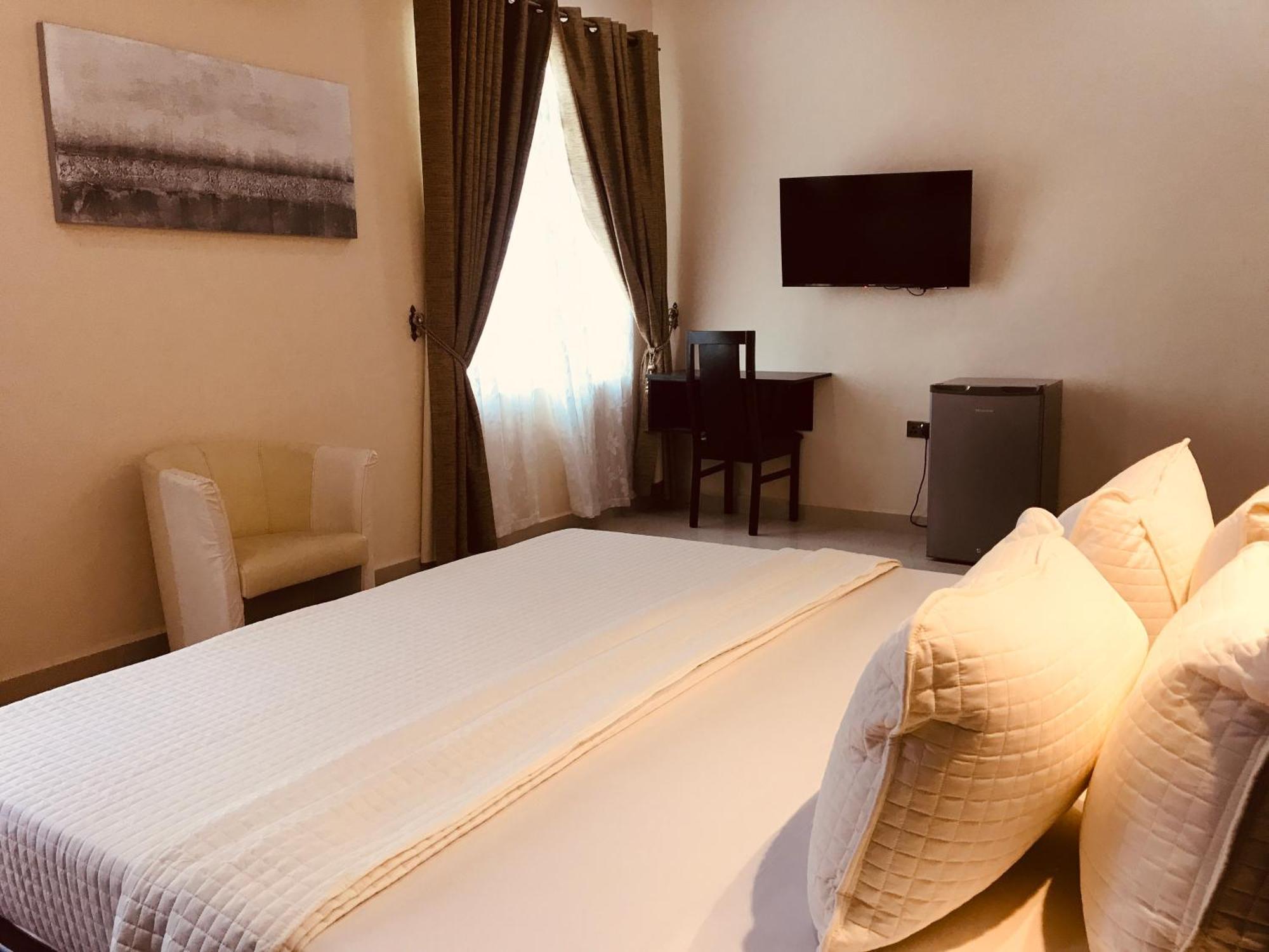 Labev Hotel Кумасі Екстер'єр фото